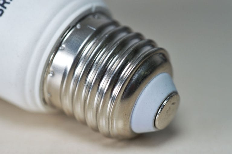 Lampy z papieru – lekkie i dekoracyjne inspiracje