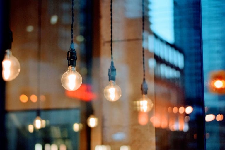 Jakie technologie oświetleniowe są przyszłością przemysłu?