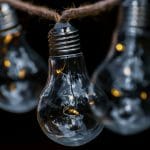 Lampy przemysłowe z długą gwarancją – czy warto dopłacać?