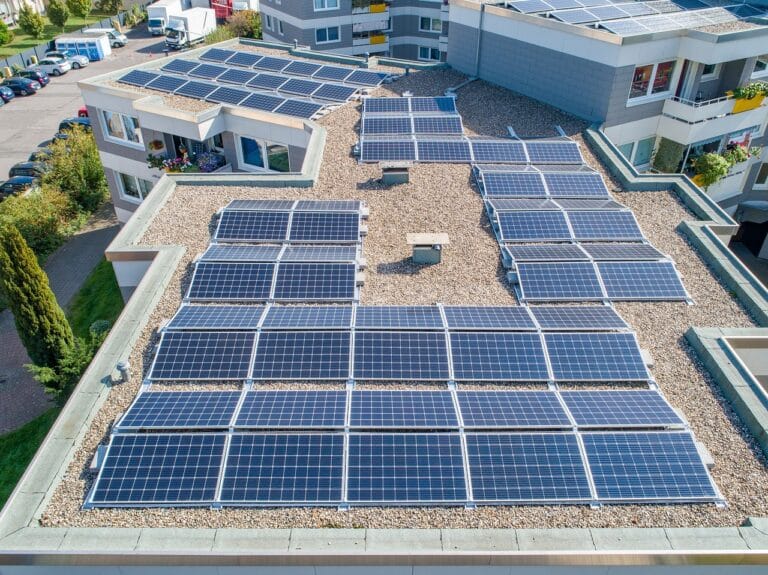 Lampy solarne na ścieżkach – styl i funkcjonalność